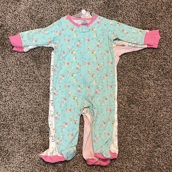Gerber bodysuit footies - Picture 3 of 4